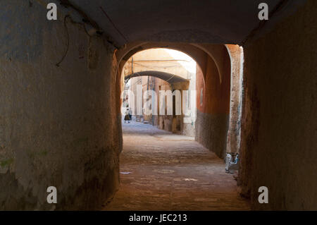 Enge Gassen in dem Dorf Ghardaia in das UNESCO-Weltkulturerbe M'Zab, Algerien, Afrika, Stockfoto