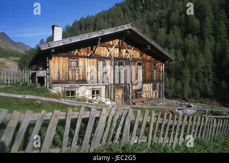 Almhütte im Pfossental, Süd Tirol, Italien, Europa, Mitteleuropa, Südeuropa, Italien, Südtirol, Pfossental, Alpen, Berg, Berge, Berge, Idylle, Abgeschiedenheit, Texelgruppe, Stahlwerke, Almhütte, Holzhaus, Haus, Alp, Stockfoto