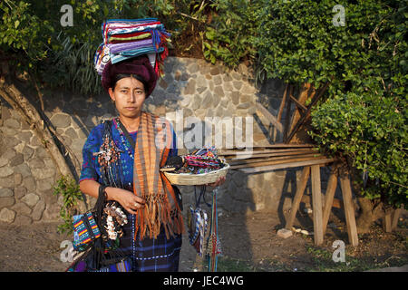 Guatemala, Atitlan See, Frau, Maya, Verkauf, kein Model-release Stockfoto