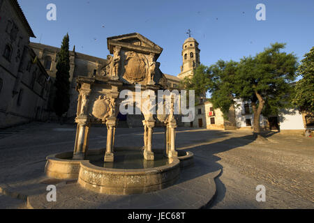 Spanien, Andalusien, Baeza, Plaza de Santa María, Charakter gut mit Jet, Stockfoto