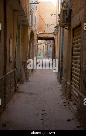 Enge Gassen in dem Dorf Ghardaia in das UNESCO-Weltkulturerbe M'Zab, Algerien, Afrika, Stockfoto