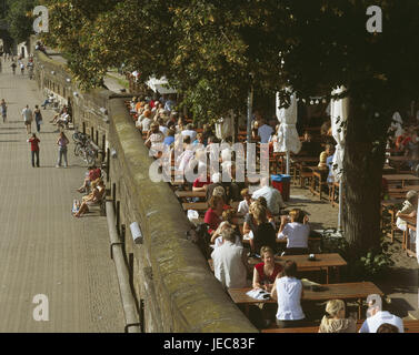 Deutschland, Bremen, Altstadt, Riverside, "Töten" Promenade, Biergarten, Gäste, Sommer, Nord Deutschland, Hafenstadt, Blick auf die Stadt, Stadt, Struktur, Bank Struktur, historisch, Weser-Ufer, Bank Befestigung, Uferpromenade, Gastronomie, Bar, Restaurant, street Bar, Restaurantgarten, Freizeit, Gartenrestaurant, Person, Passanten, Stockfoto