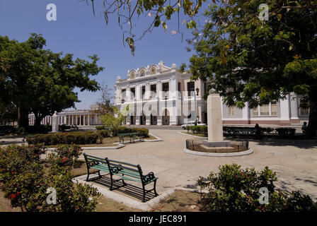 Kuba, Cienfuegos, Parque Marti, Teatro Tomas Terry, quadratisch, Denkmal, der Karibik, Insel, Stadt, Theater, Theater, Aufbau, Struktur, 1887-89, Architektur, Park, Säule, Erinnerung, Ort von Interesse, Reiseziel, Tourismus, Stockfoto