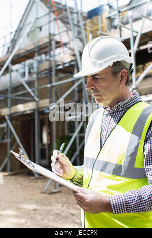 Blick auf Haus Renovierungsprojekt Bauaufsichtsbeamte Stockfoto