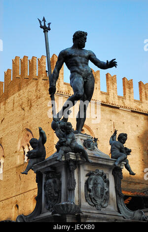 Bologna, Italien. Der Neptun-Brunnen (Italienisch: Fontana di Nettuno) ist ein monumentaler bürgerlicher Brunnen befindet sich auf dem gleichnamigen Platz, Piazza del Nettuno, neben Piazza Maggiore. Der Brunnen ist der Riese genannt (Italienisch: Il Gigante) durch die Bolognese Menschen. Stockfoto