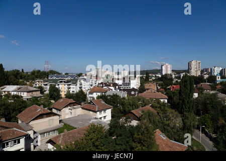 Blick auf eine Stadt. Einen schönen Panoramablick auf neue bunte Villen in einem dritten Viertel. Stockfoto