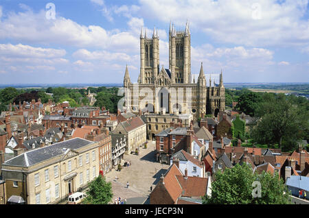 Großbritannien, England, Lincolnshire, Lincoln, Blick auf die Stadt, Dom, Europa, Stadt, Ziel, Ort von Interesse, Straße, Häuser, Gebäude, Architektur, glauben, Religion, Christentum, Kirche, Heilige Bau, Türme, Altstadt, Oberstadt, Stockfoto