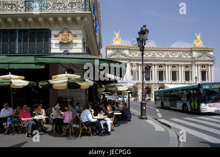 Frankreich, Paris, Opera Garnishing, Straßenszene, Straßencafé, Tourist, Hauptstadt, Bar, Café, Person, Opernhaus, Oper, Opera, Bausubstanz, stattliche Gebäude, 1861-75, neu, Barockarchitektur, Ort von Interesse, Reiseziel, Tourismus, Stockfoto