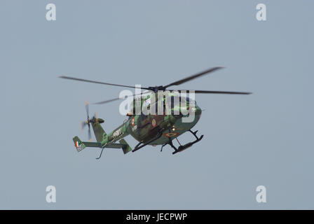 Deutschland, Berlin, ILA in Berlin, Kampfhubschrauber Eurocopter, Flug, keine Property-Release, Luftfahrt Masse, air Show, Flugshow zeigt, Hubschrauber, fliegen, Heer, Luftwaffe, auf Italienisch, Attraktion, Himmel, blau, Stockfoto