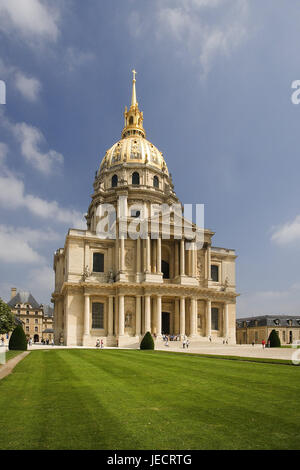 Frankreich, Paris, ungültige's Kathedrale, Park, Hauptstadt, Stadt, Gebäude, Kathedrale, Kirche, Kathedrale, Struktur, Glanz Bau, Architektur, Ort von Interesse, Park, Rasen, Ziersträucher, Touristen, Personen, Reiseziel, Tourismus, Stockfoto