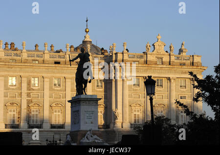 Spanien, Madrid, Palacio Real, Reiterstandbild, Philipe IV, Stockfoto