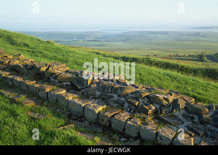 Großbritannien, England, Houesteads, Hadrian Damm, Landschaft, Europa, Ausgrabungen, Sehenswürdigkeiten, Stadtmauer, Reste der Stadtmauer, Ruine, Hügellandschaft, Stein Mauer, Kultur, historisch, Breite, Abstand, Blick, menschenleer, Morgenlicht, Stockfoto