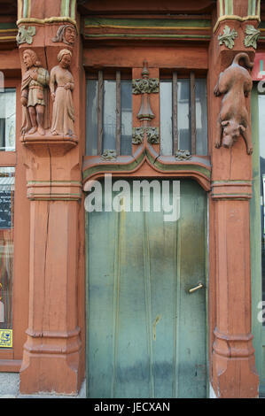 Frankreich, Tours, Skulpturen in der Fassade des Hauses, Stockfoto