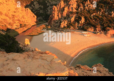 Li Cossi Strand im Sommer - Norh Küste Sardinien Stockfoto