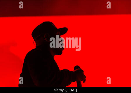 Glastonbury, Somerset, UK. 23. Juni 2017. Dizzee Rascal titelt die West-vulkanishcer-Bühne am Freitagabend beim Glastonbury Music Festival. Stockfoto