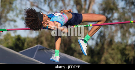 Sacramento, CA. 23. Juni 2017. Frauen Hochspringerin Vashti Cunningham gelöscht 6-6 1/4 während der USATF Außenbahn und Feld Meisterschaft 2.Tag an Hornet Stadion Sacramento, CA. Thurman James/CSM/Alamy Live News Stockfoto