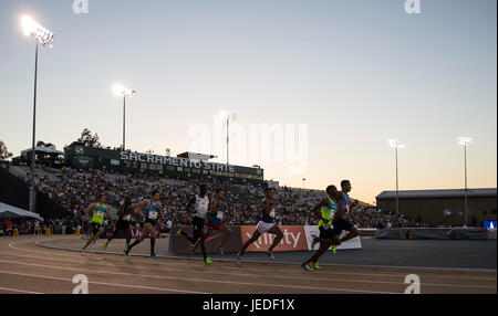 Sacramento, CA. 23. Juni 2017. 800m Halbfinale Wärme 2 während der USATF Außenbahn und Feld Meisterschaft 2.Tag an Hornet Stadion Sacramento, CA. Thurman James/CSM/Alamy Live News Stockfoto