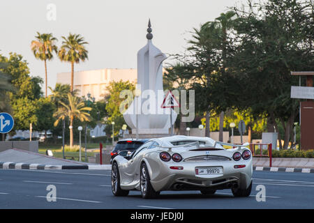 Doha, Katar. 24. Juni 2017. Ein exotische Sportwagen während der Car parade entlang Doha Corniche am letzten Tag des Ramadan Credit: Tom Morgan/Alamy Live News Stockfoto