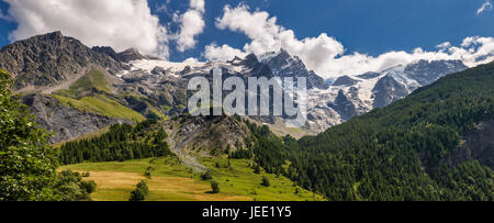 La Meije Gletscher aus dem Dorf La Grave im Ecrins-Nationalpark. Hautes-Alpes. Alpen, Frankreich Stockfoto