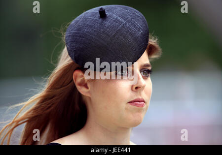 Prinzessin Beatrice von York tagsüber fünf des Royal Ascot in Ascot Racecourse. PRESSEVERBAND Foto. Bild Datum: Samstag, 24. Juni 2017. Finden Sie unter PA Geschichte RACING Ascot. Bildnachweis sollte lauten: John Walton/PA Wire. Einschränkungen: Verwendung Beschränkungen unterworfen. Redaktion verwenden ausschließlich, keine kommerzielle Nutzung. Kein Privatverkauf. Stockfoto