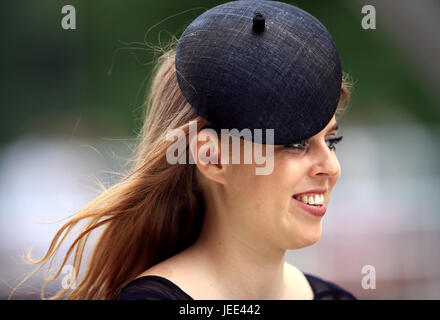 Prinzessin Beatrice von York während des fünften Tages von Royal Ascot auf der Pferderennbahn Ascot. DRÜCKEN SIE VERBANDSFOTO. Bilddatum: Samstag, 24. Juni 2017. Siehe PA Story Racing Ascot. Das Foto sollte lauten: John Walton/PA Wire. EINSCHRÄNKUNGEN: Die Nutzung unterliegt Einschränkungen. Nur für redaktionelle Zwecke, keine kommerzielle oder werbliche Verwendung. Keine Privatverkäufe. Stockfoto