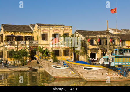 Kleiner Hafen mit hölzernen Boots, Hoi an In Vietnam, Stockfoto