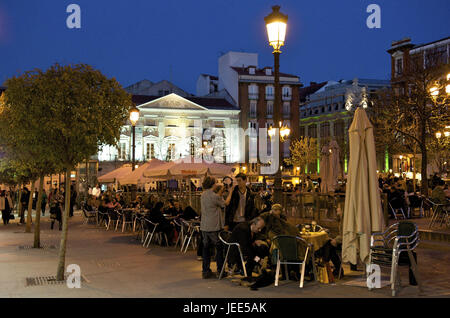 Spanien, Madrid, Aufruf de Huertas, Straßencafes auf der Plaza Santa Ana, Stockfoto