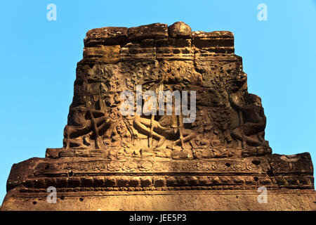 Alte Steinmauer Stuck Skulptur an der Antike Schnitzerei Wand am antiken Tempel Bayon-Tempel Stockfoto