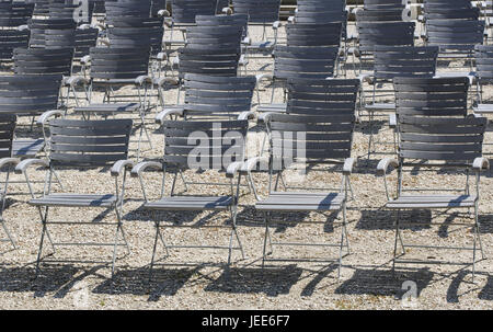 Österreich, Oberösterreich, Bad Sound, Health Resort Park, Stühle, leer, Stockfoto