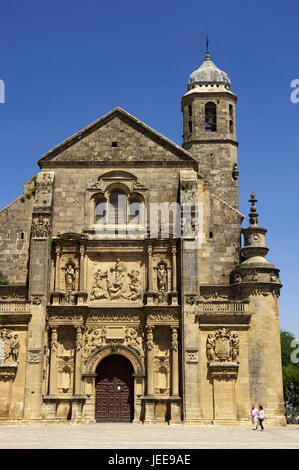 Spanien, Andalusien, Ubeda, Provinz Jaen, Ubeda, Sacra Capilla del Salvado, Person im Vordergrund, Stockfoto