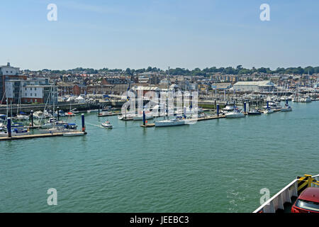 Ein Blick auf den Yachthafen in East Cowes auf der Isle Of Wight Stockfoto