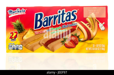 Winneconne, Wisconsin-22 Juni 2017: eine Schachtel mit Barritas gefüllt Cookies auf einem isolierten Hintergrund Stockfoto