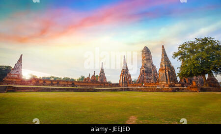 Wat Chaiwatthanaram Tempel in Ayutthaya Historical Park, ein UNESCO-Weltkulturerbe Stockfoto