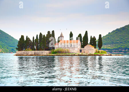 Picturesque St. George Island in der Nähe von Perast Stadt in Montenegro Stockfoto