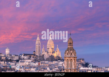 Sacre-Coeur Basilika bei Sonnenuntergang in Paris, Frankreich Stockfoto