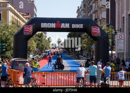 Pescara, Italien - 18. Juni 2017: Wechselzone in Pescara Ironman 70.3 Stockfoto