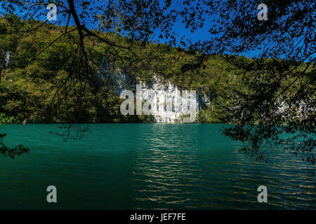 Der Nationalpark Plitvicer Seen ist das laut Fläche der größte Nationalpark Kroatiens und zugleich auch der älteste Nationalpark S Stockfoto