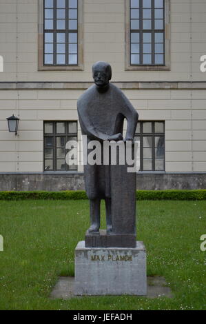 Max-Planck-Statue Stockfoto