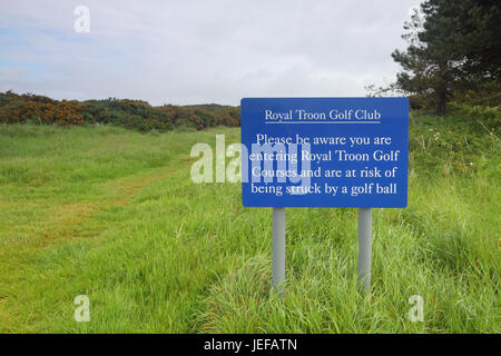 Warnschild am Perimeter von Royal Troon Golf Club, Ayrshire, Schottland Stockfoto