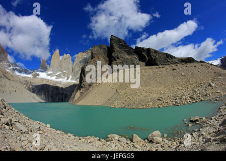 Die drei Türme im Torres del Paine Nationalpark, Patagonien, Chile, Blick vom Mirador de Las Torres Stockfoto