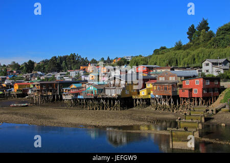 Palafito Häuser auf Stelzen in Castro, Chiloé Insel, Chile Stockfoto