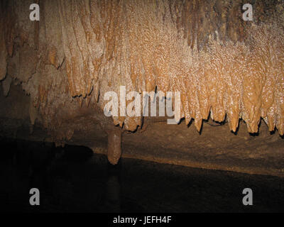 Stalaktiten in der Barton Creek Höhle, Belize Stockfoto