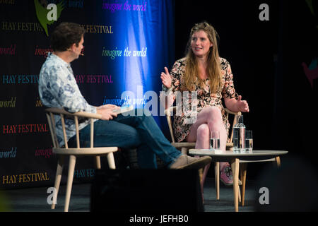 Amanda Owen, Hügel Landwirt und Autor von "Ein Jahr im Leben von einem Yorkshire Schäferin", erscheinen auf der 2017 Hay Festival of Literature and the Arts Hay on Wye, Wales UK Stockfoto