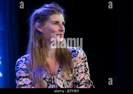 Amanda Owen, Hügel Landwirt und Autor von "Ein Jahr im Leben von einem Yorkshire Schäferin", erscheinen auf der 2017 Hay Festival of Literature and the Arts Hay on Wye, Wales UK Stockfoto