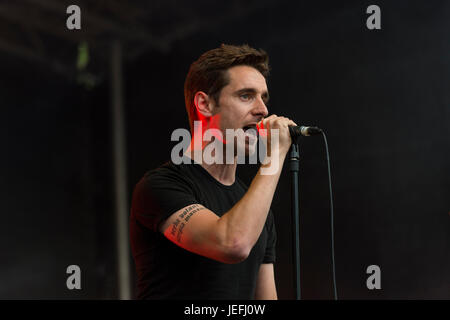 Dumfries, Scotland, UK - 14. August 2016: Robert Shields, Frontmann der schottischen Band, Onr erklingt in Jugend Beatz, eine kostenlose eines Tages-festival Stockfoto