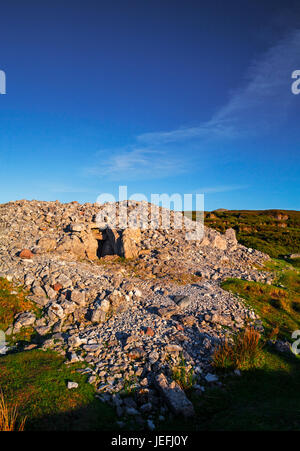 Carrowkeel ist eine 5000 Jahre alte neolithische Durchgang Grab Friedhof über Lough Arrow in den Bricklieve-Bergen im County Sligo, Irland Stockfoto