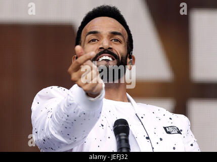 Craig David auf der Pyramide Bühne beim Glastonbury Festival in würdiger Farm in Somerset. Stockfoto