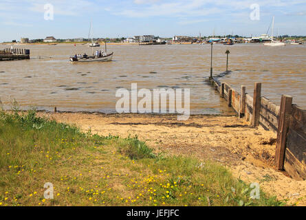 Der Mündung des River Deben Bawdsey Quay, Suffolk, England auf der Suche nach Felixstowe Fähre Stockfoto