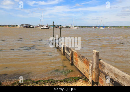 Der Mündung des River Deben Bawdsey Quay, Suffolk, England auf der Suche nach Felixstowe Fähre Stockfoto