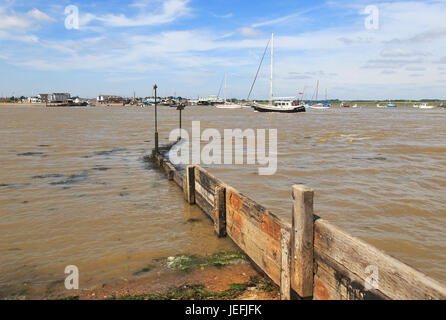 Der Mündung des River Deben Bawdsey Quay, Suffolk, England auf der Suche nach Felixstowe Fähre Stockfoto